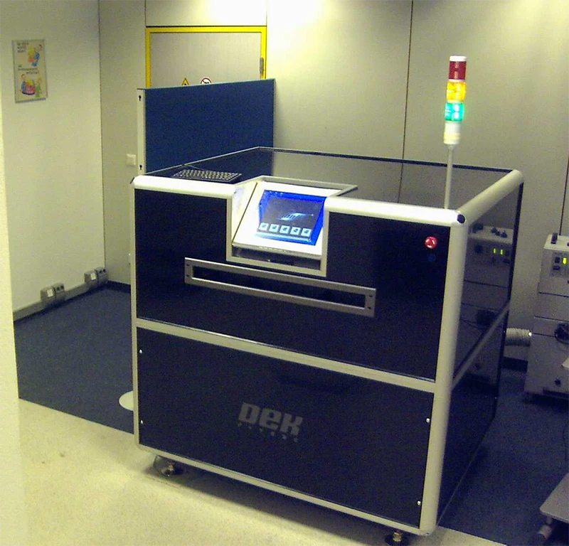 Machine de découpe Laser DEK